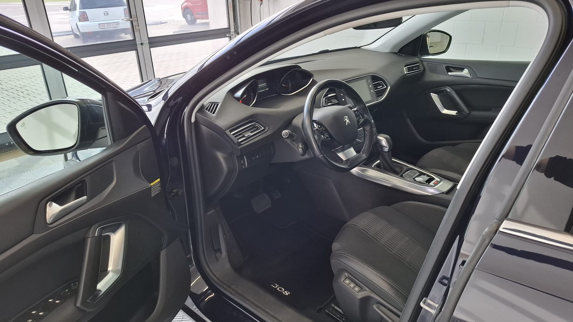 PEUGEOT 308 1.6 BlueHDI Active Automatic-image-7