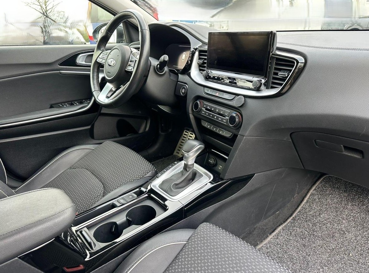 KIA Ceed Sportswagon 1.5 T-GDi MHEV Style DCT-image-4