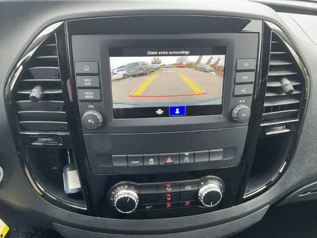 MERCEDES-BENZ Vito 116 CDI Lang Select Tourer 4 Matic-image-12