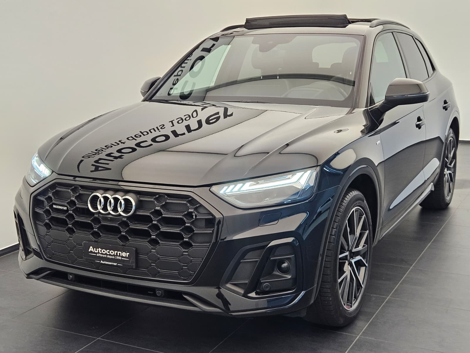 AUDI Q5 40 TDI Black Edition quattro S-tronic-showroom-element-2