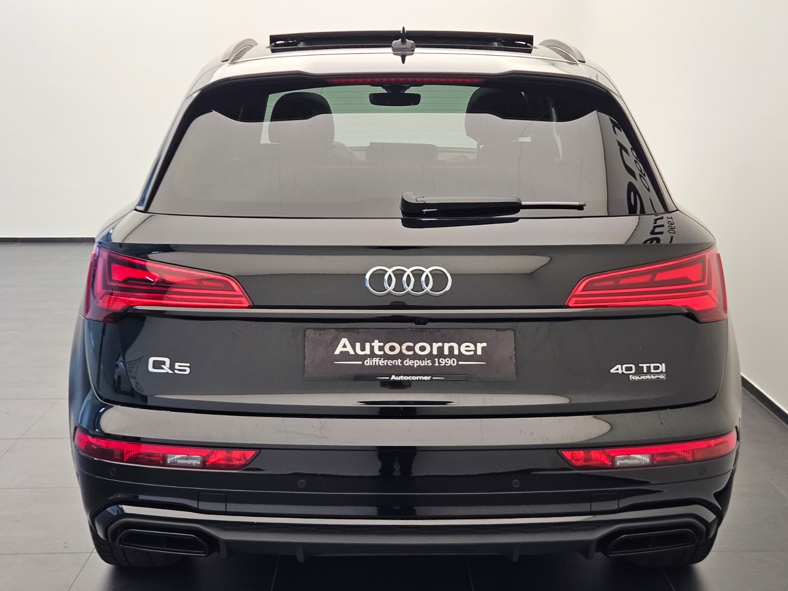 AUDI Q5 40 TDI Black Edition quattro S-tronic-image-7