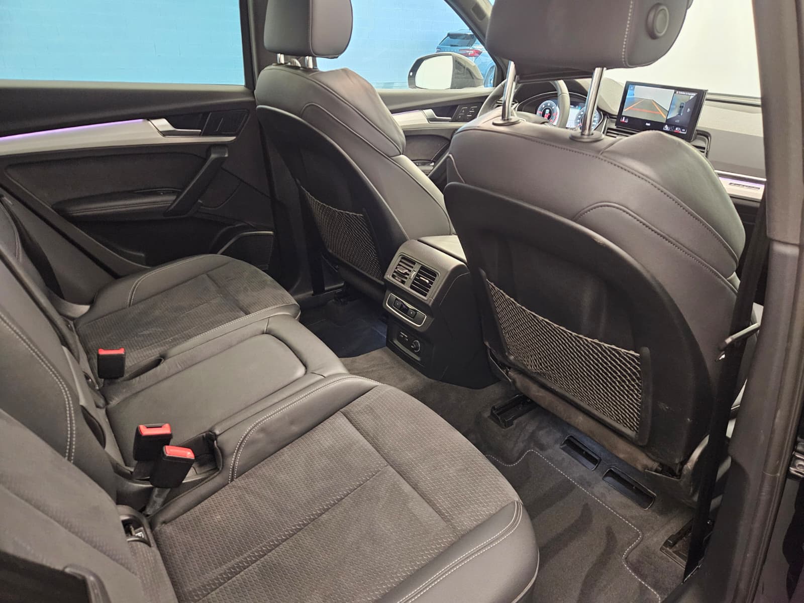 AUDI Q5 40 TDI Black Edition quattro S-tronic-image-13