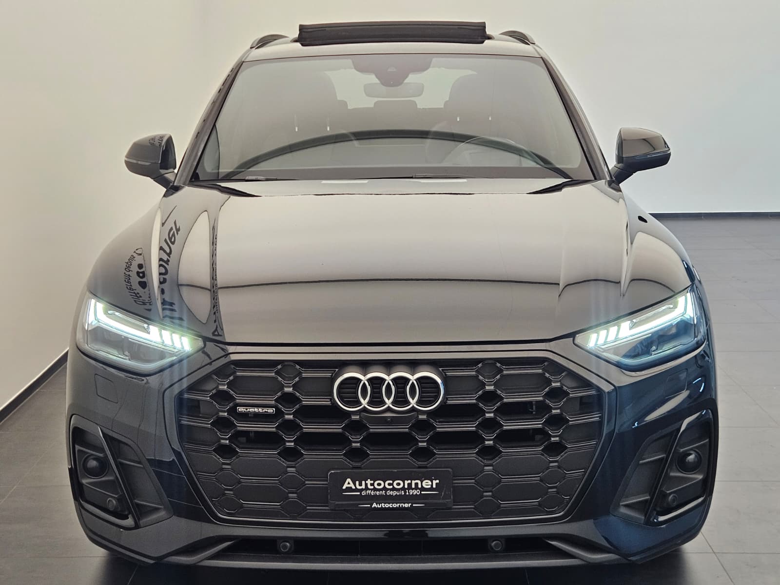 AUDI Q5 40 TDI Black Edition quattro S-tronic-showroom-element-3