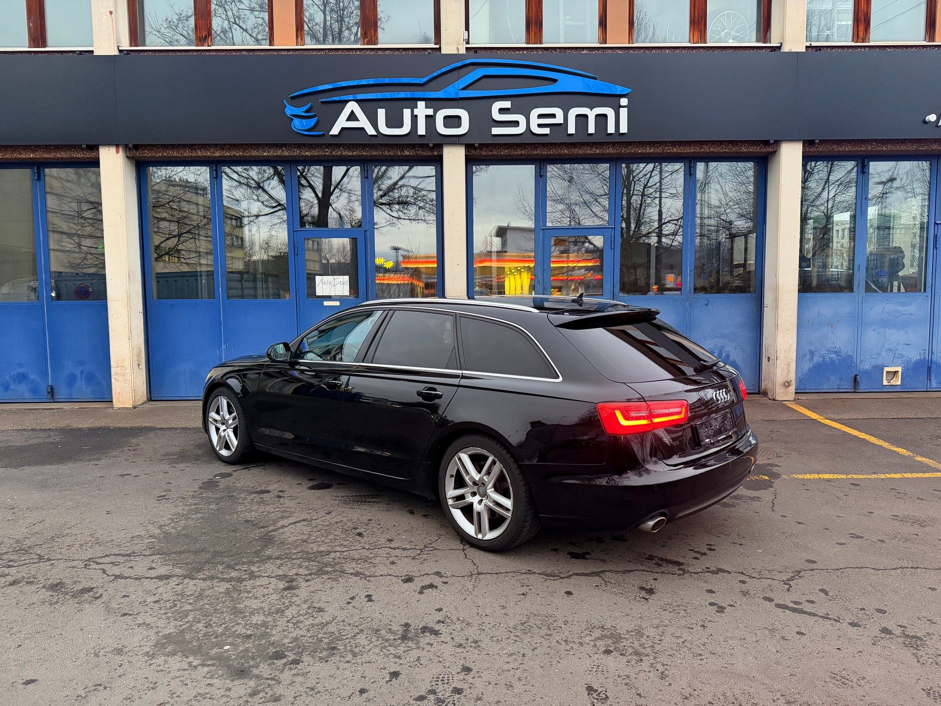 AUDI A6 Avant 3.0 TDI V6 quattro S-tronic-image-4