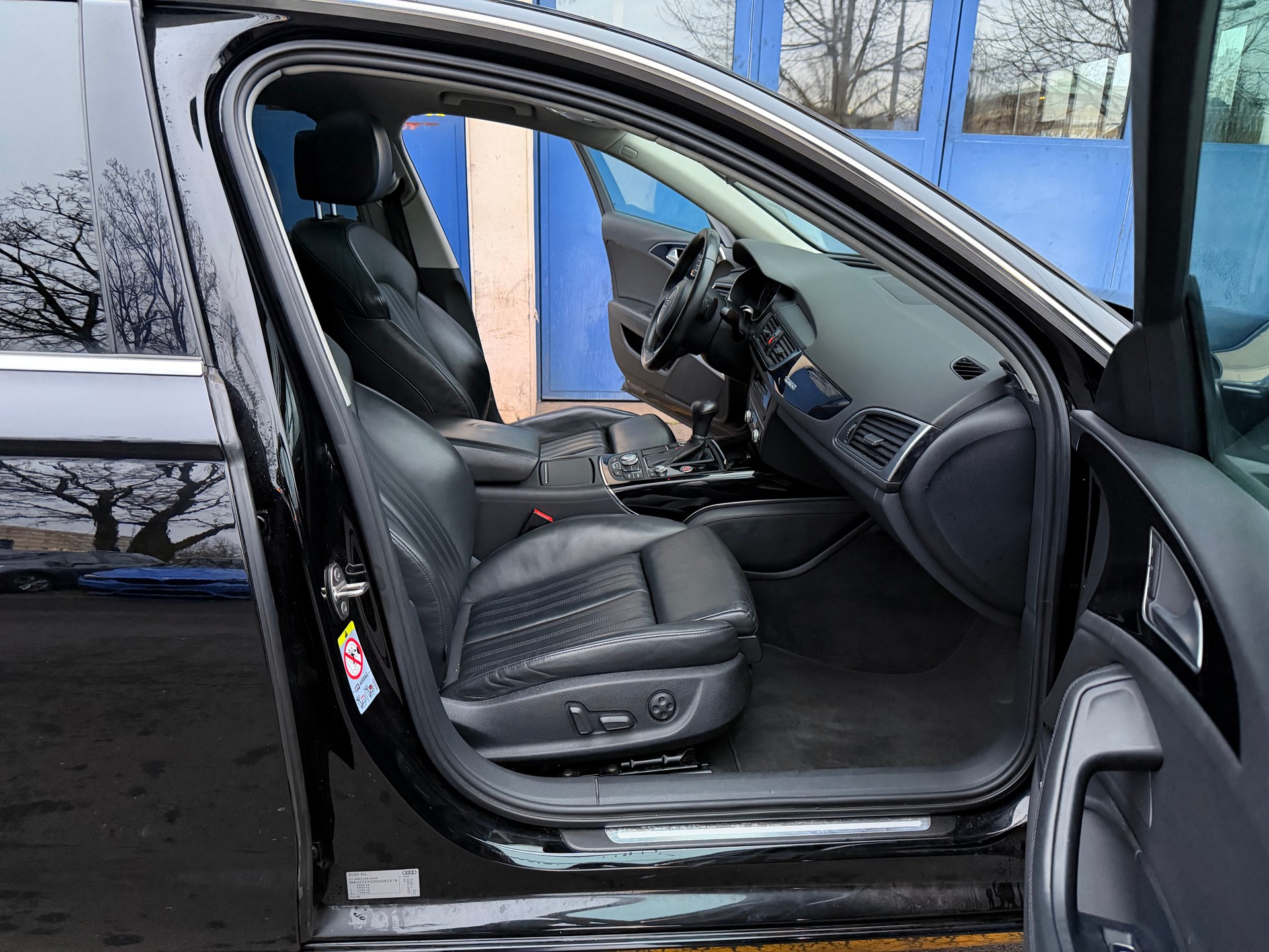 AUDI A6 Avant 3.0 TDI V6 quattro S-tronic-image-11