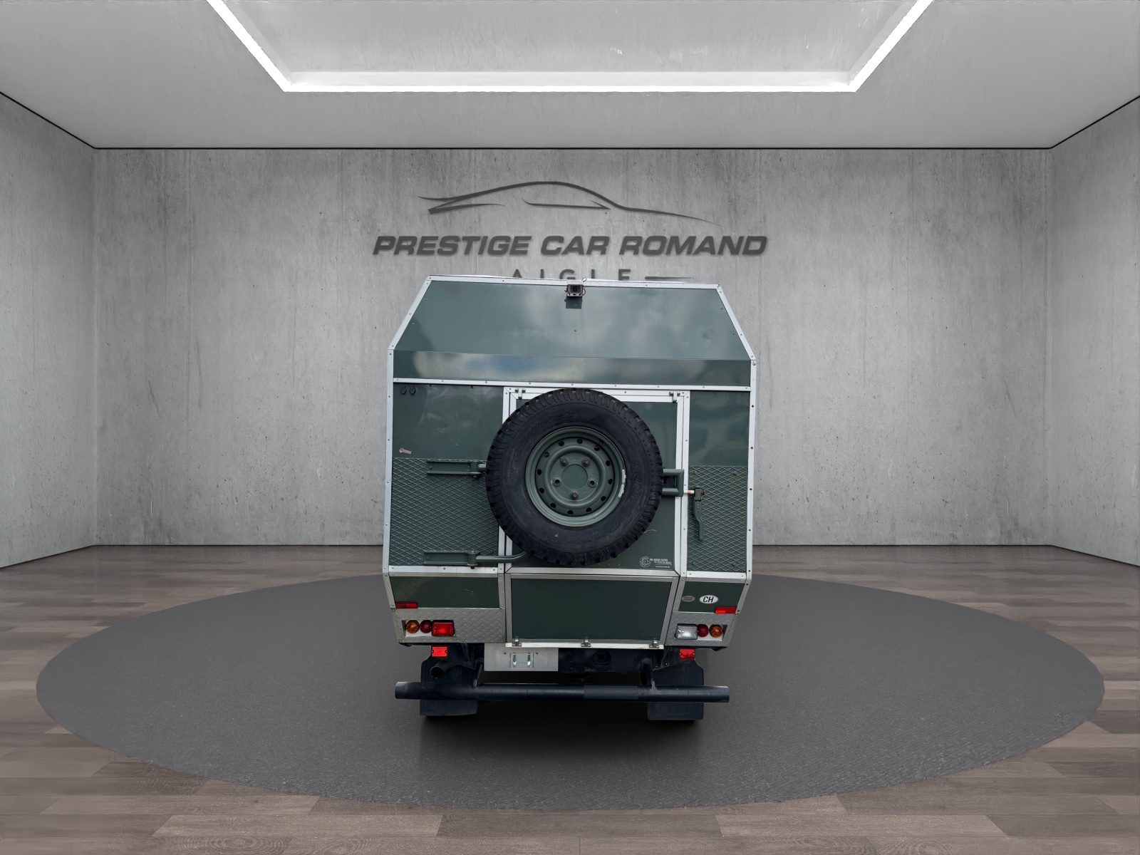 LAND ROVER 130 TDI (Maison Habitation ).-image-3