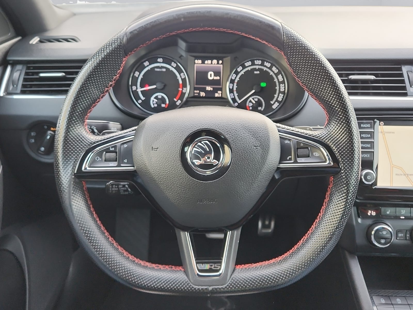 SKODA Octavia Combi 2.0 TSI RS DSG-image-11