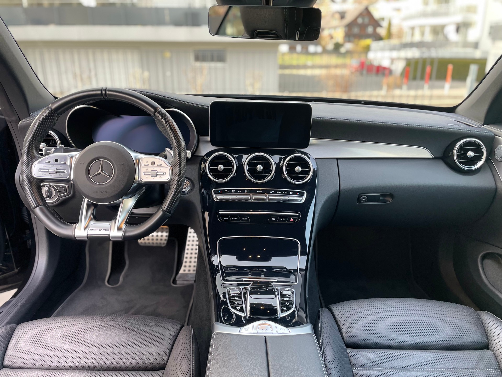 MERCEDES-BENZ C 43 Cabriolet AMG 4Matic 9G-Tronic-image-11