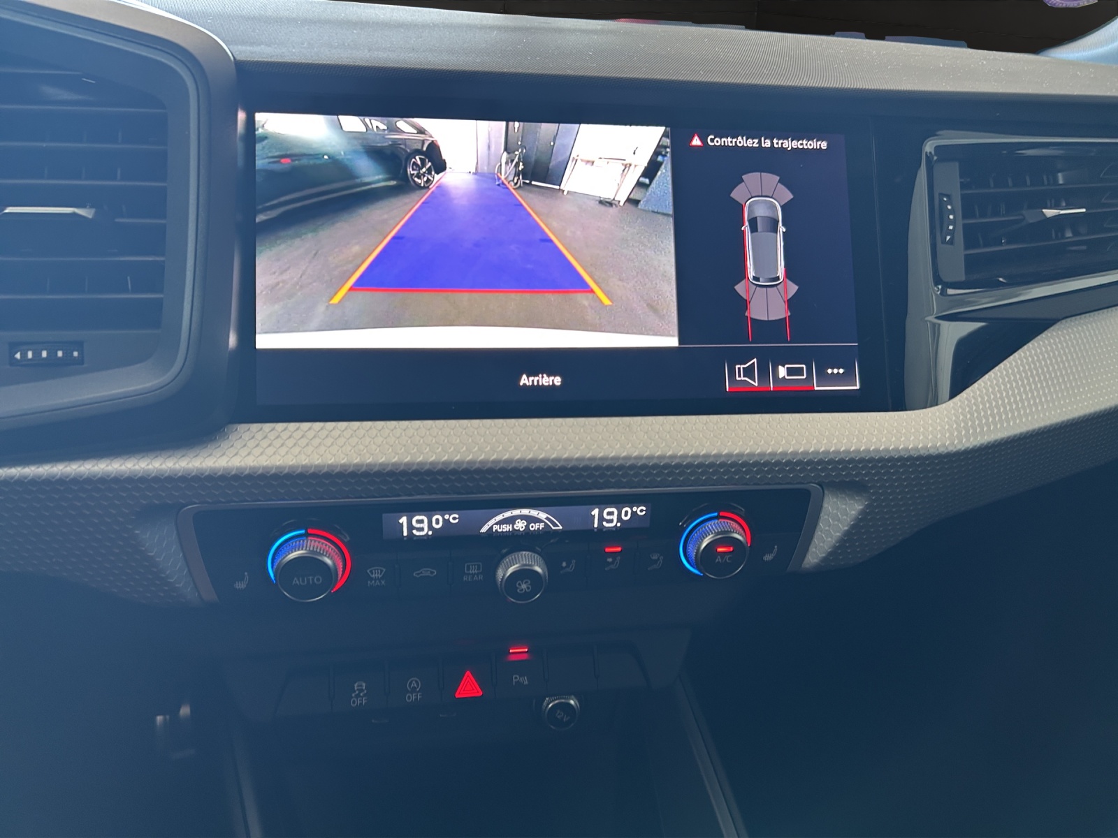 AUDI A1 Sportback 30 TFSI Attraction S-tronic-image-14