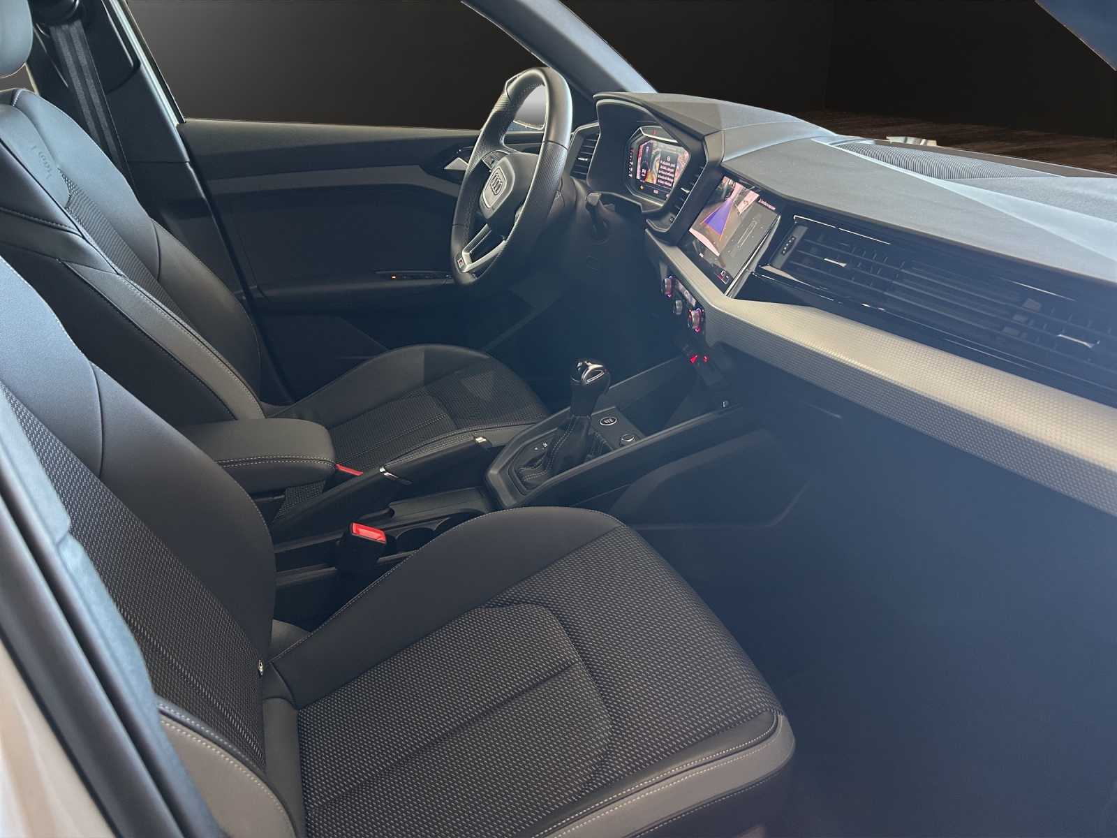 AUDI A1 Sportback 30 TFSI Attraction S-tronic-image-15