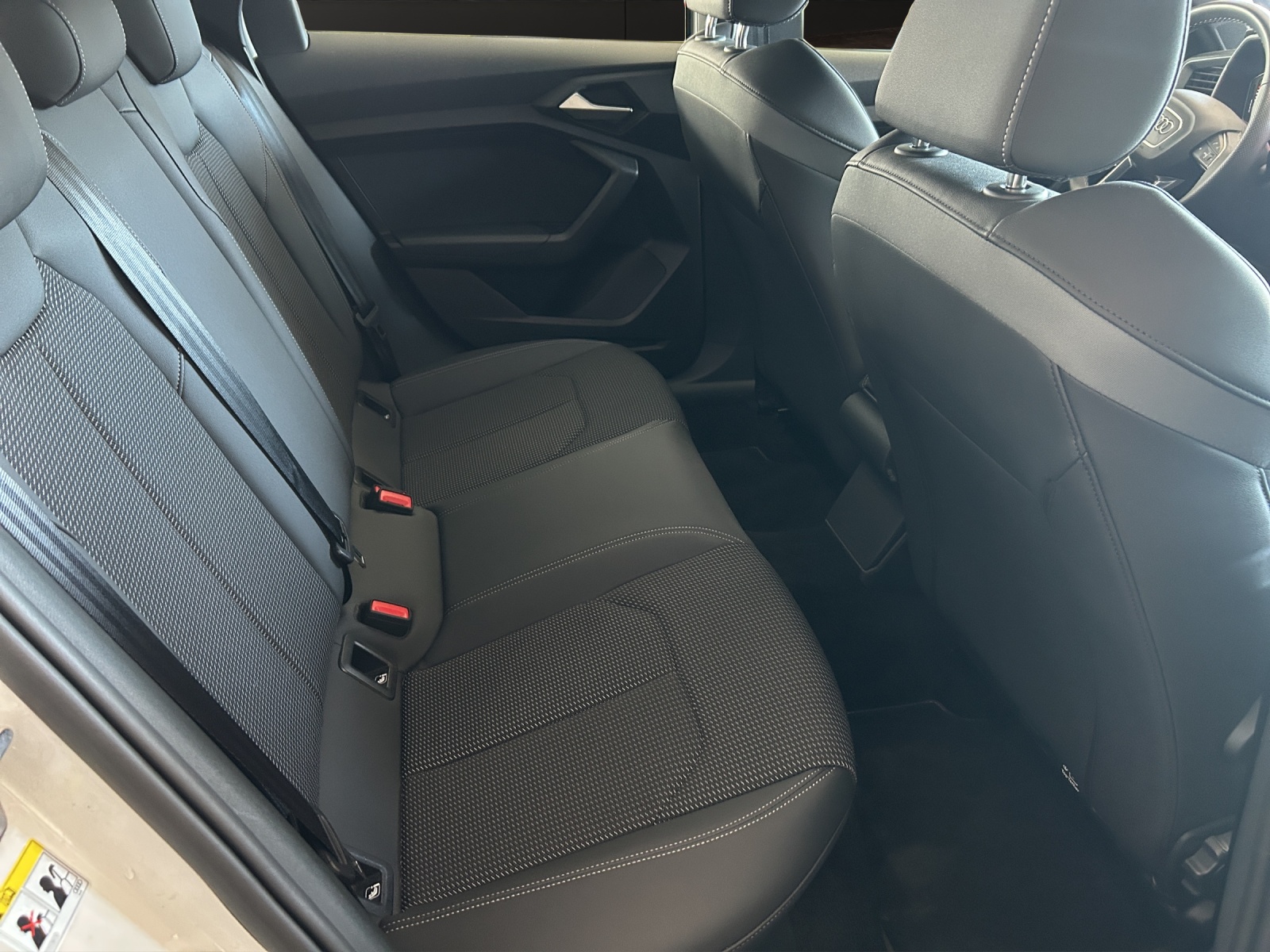 AUDI A1 Sportback 30 TFSI Attraction S-tronic-image-16
