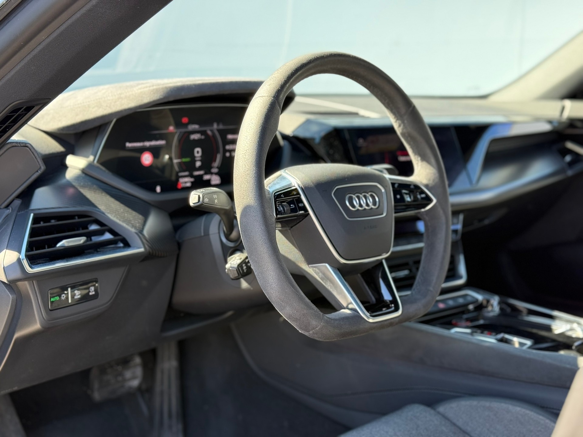AUDI e-tron GT quattro-image-5