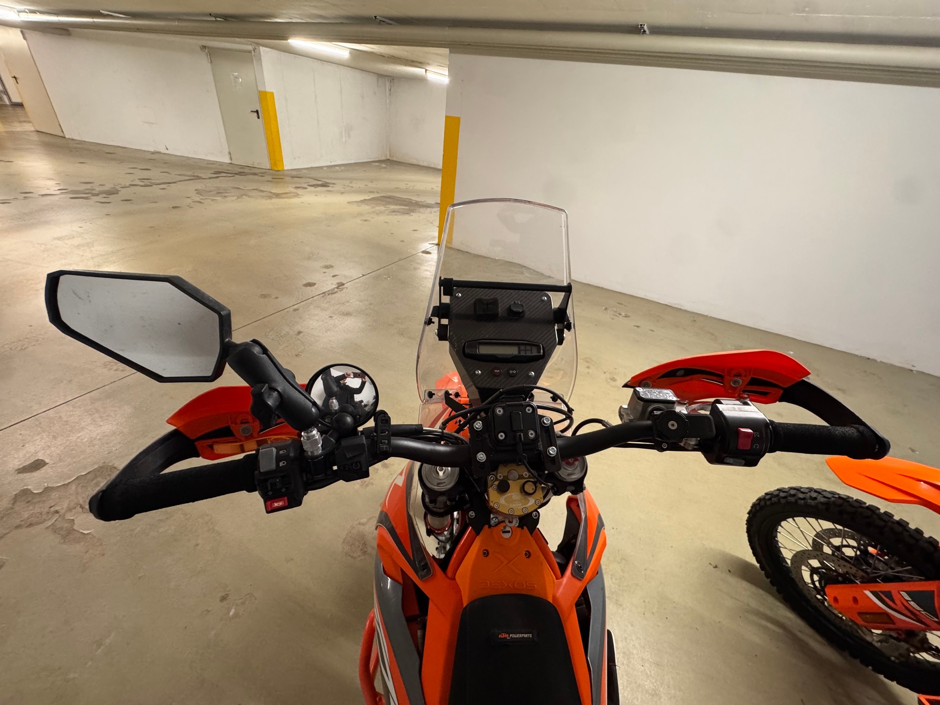 KTM 690 Enduro R-image-3