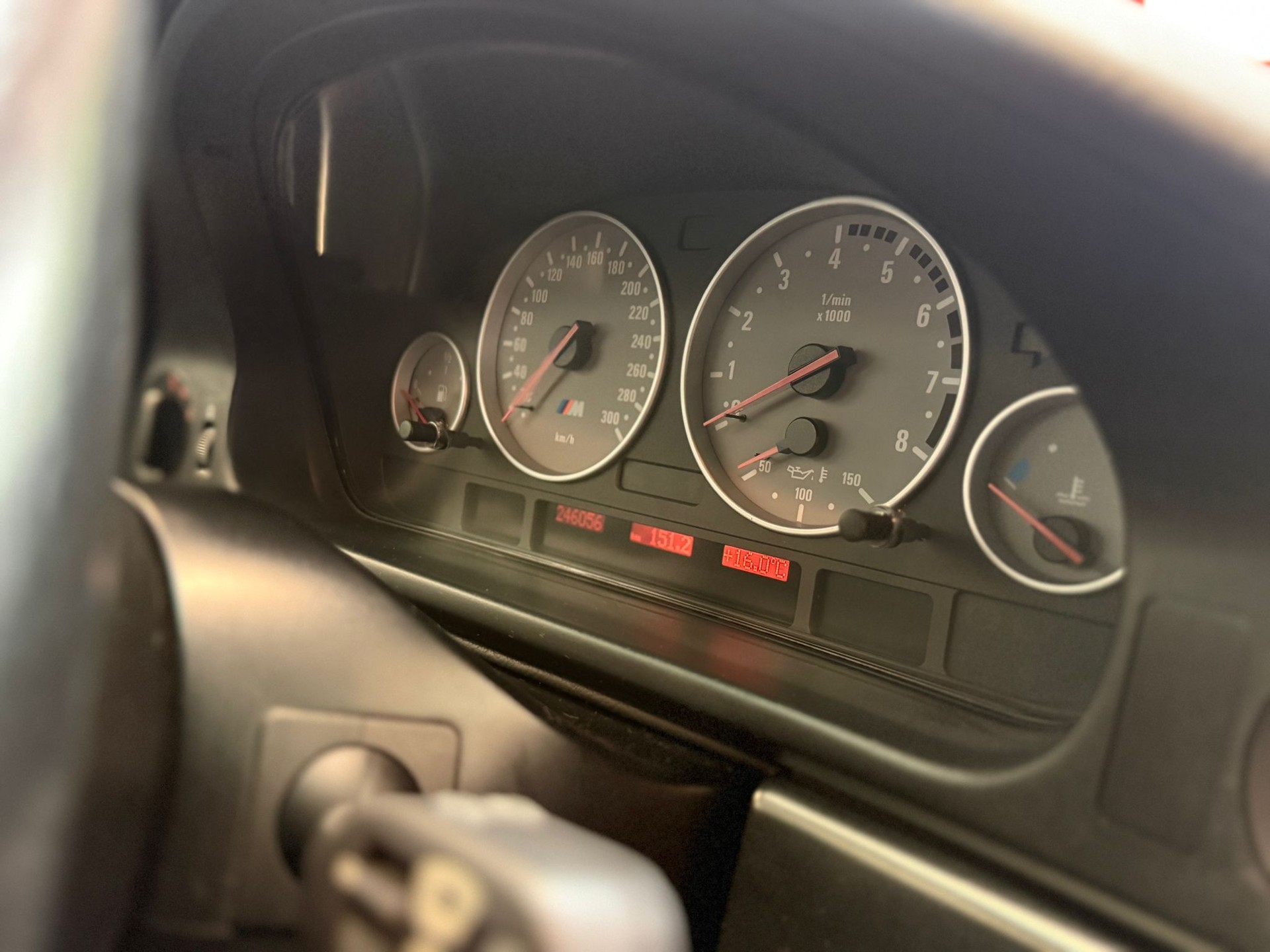 BMW M5-image-16
