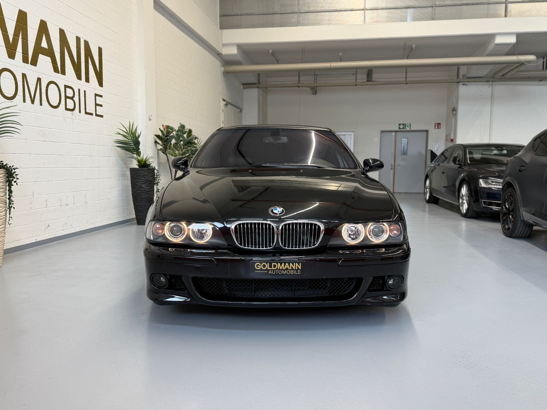 BMW M5-image-6