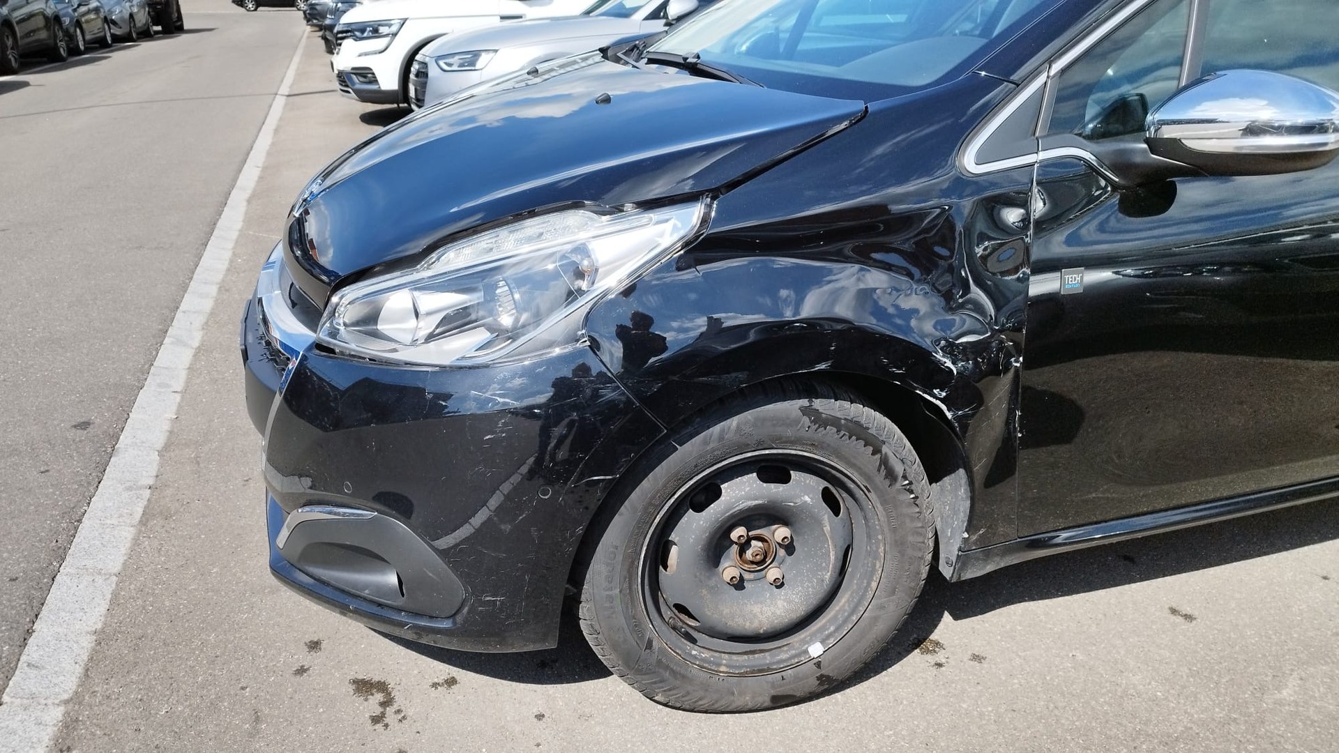 PEUGEOT 208 1.2 PureTech Tech Edition EAT6-image-14