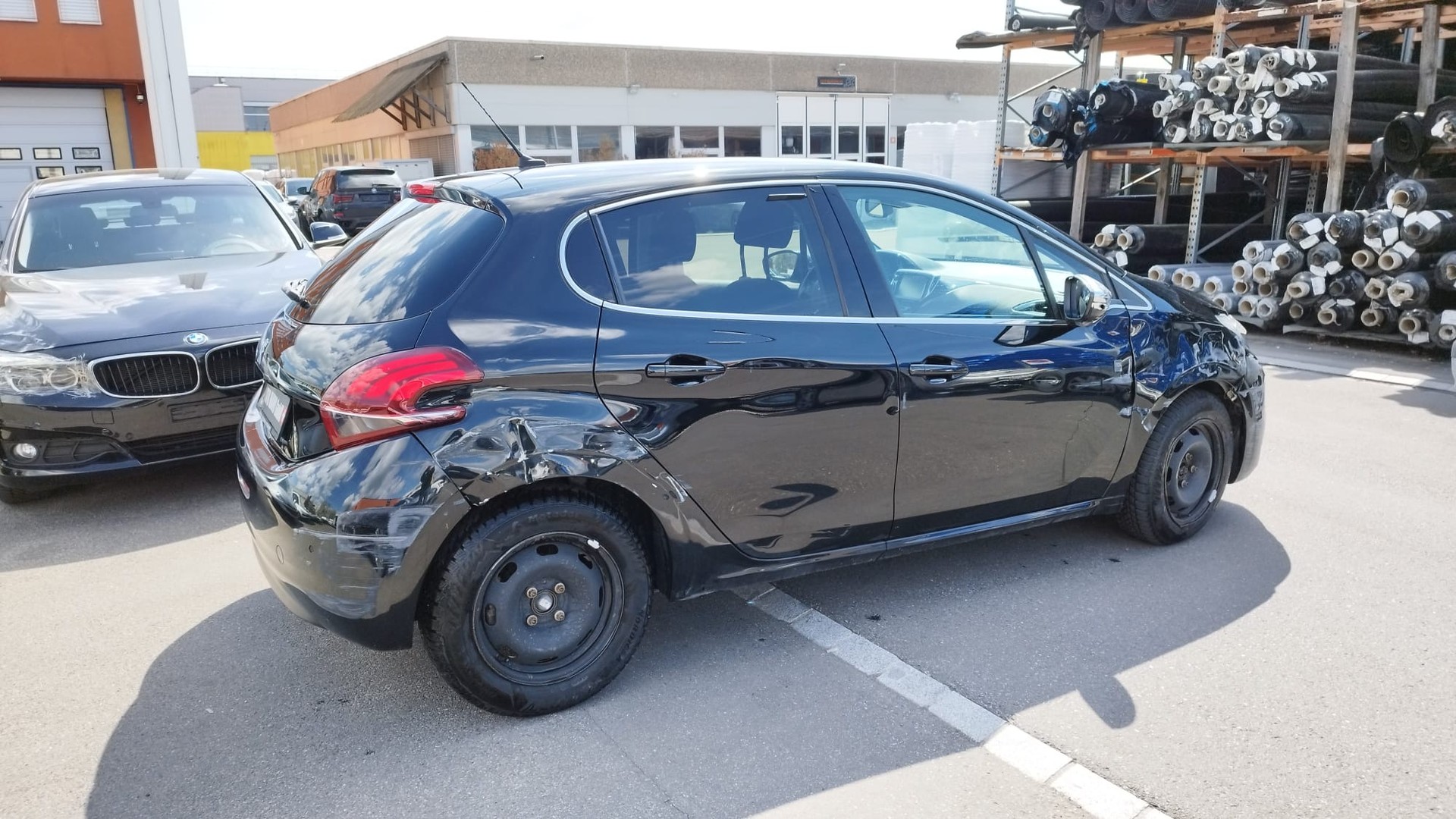 PEUGEOT 208 1.2 PureTech Tech Edition EAT6-image-3