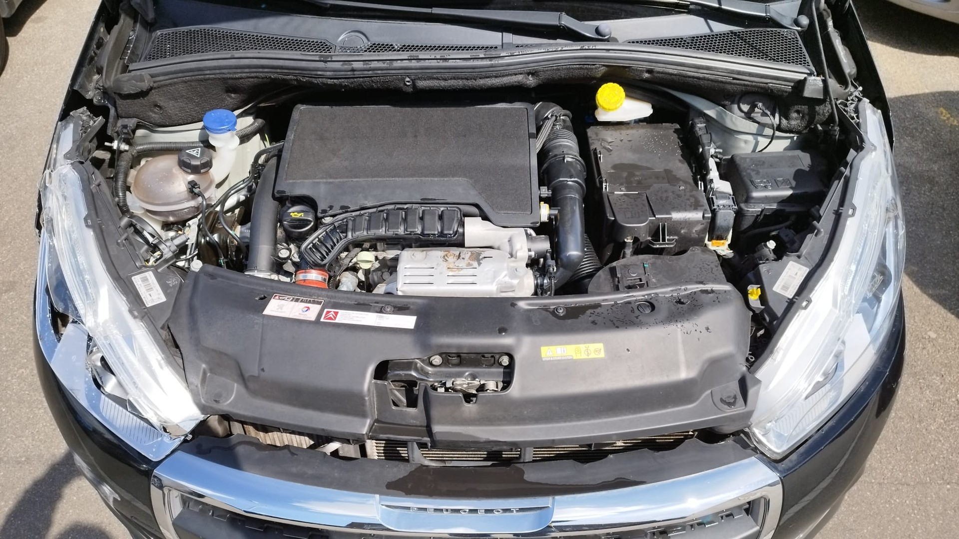 PEUGEOT 208 1.2 PureTech Tech Edition EAT6-image-13