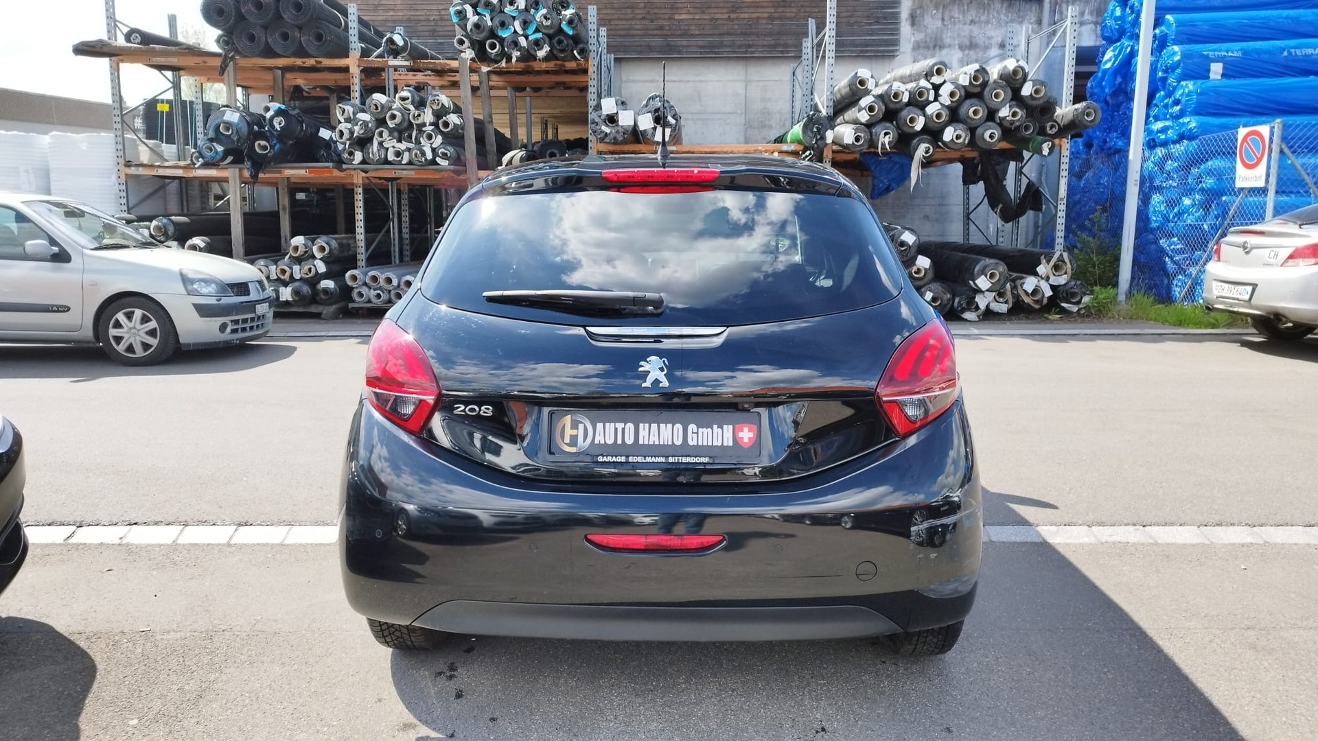 PEUGEOT 208 1.2 PureTech Tech Edition EAT6-image-8