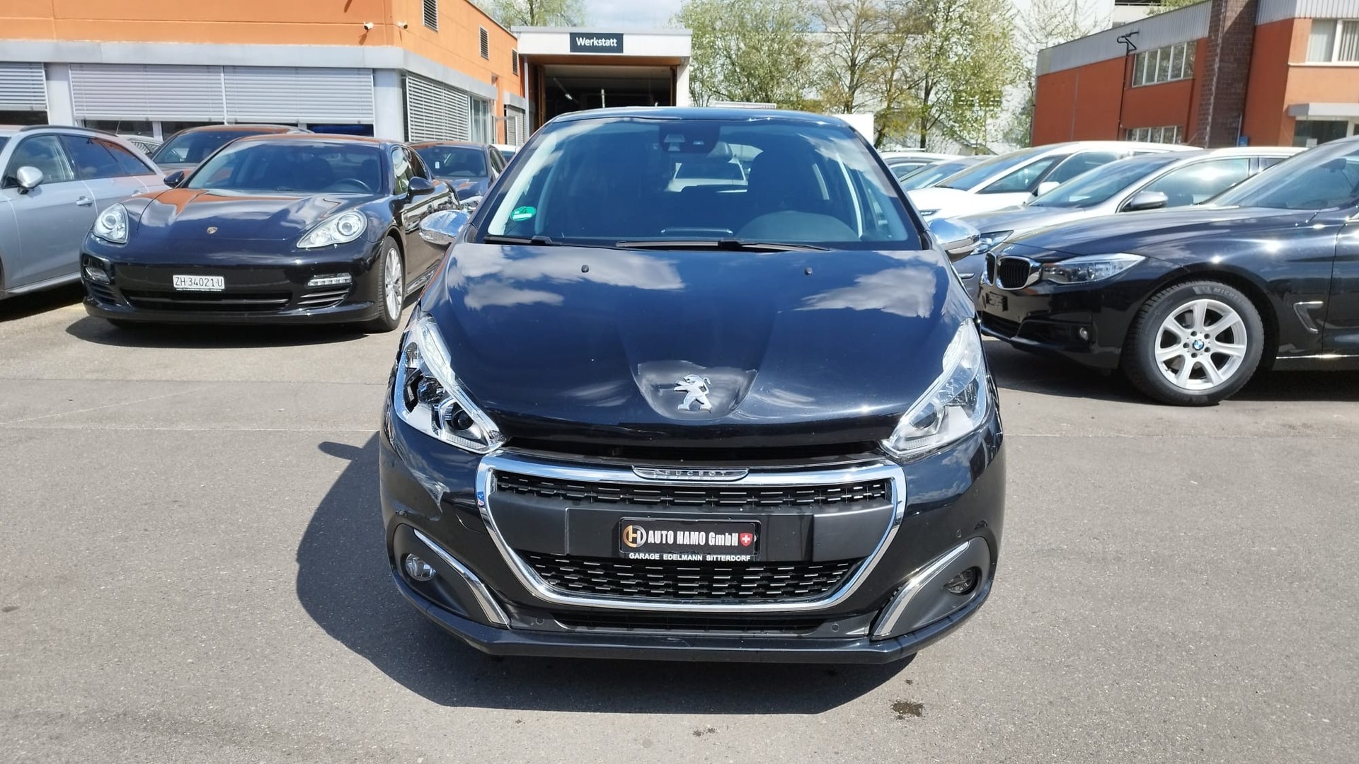 PEUGEOT 208 1.2 PureTech Tech Edition EAT6-image-2