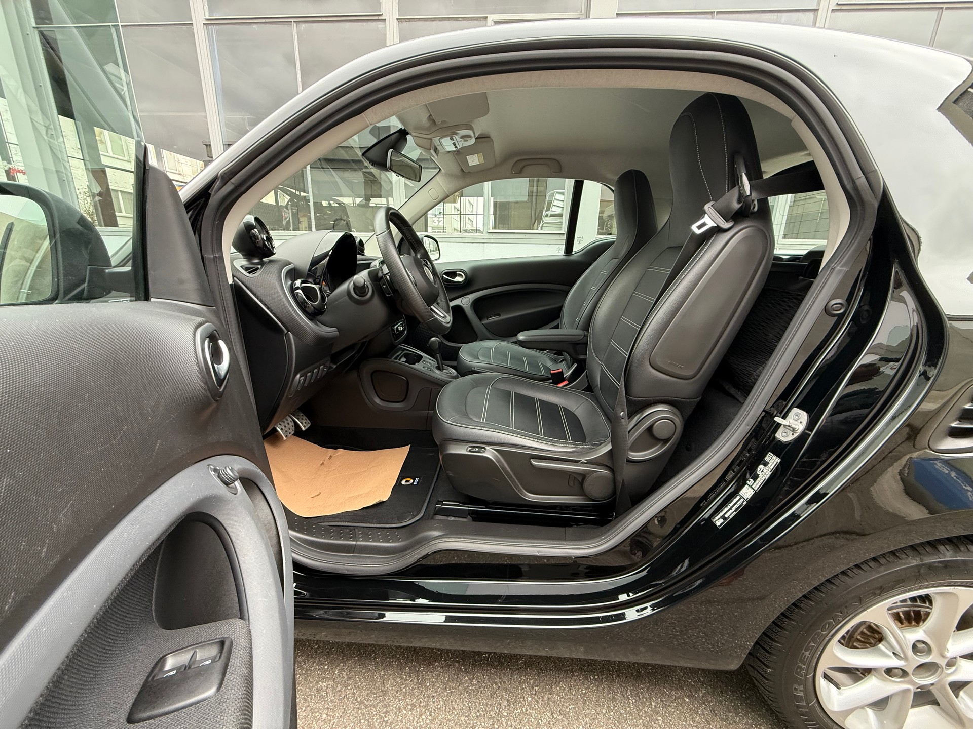 SMART fortwo prime twinmatic *CH Fahrzeug *Frisch ab MFK *Automat *Tempomat *Klimaautomatik *8 Fach bereift-image-8