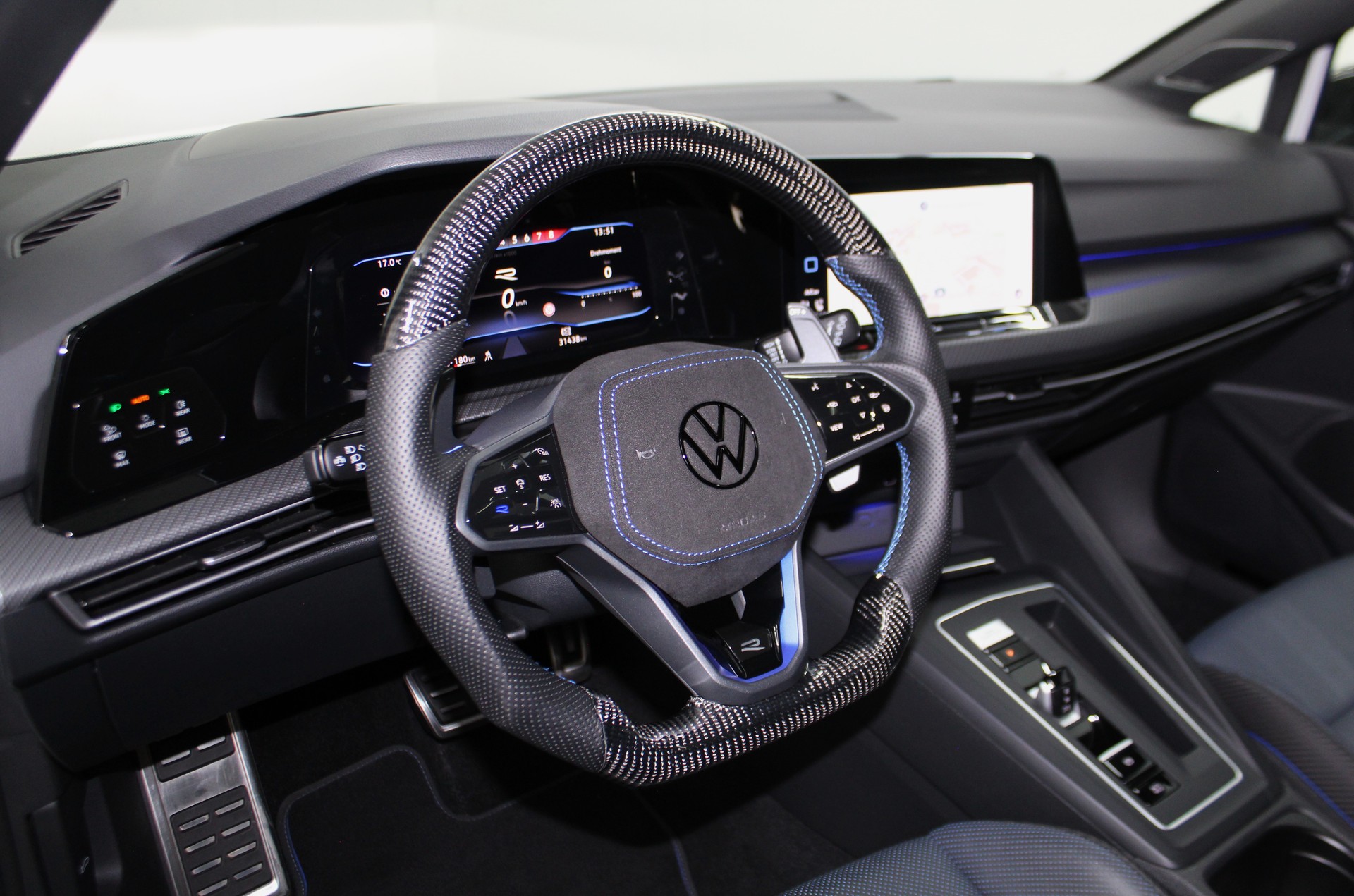 VW Golf 2.0 TSI R 20 Years DSG 4Motion Performance Paket APR 385PS Akrapovic / CH-Fahrzeug-image-10