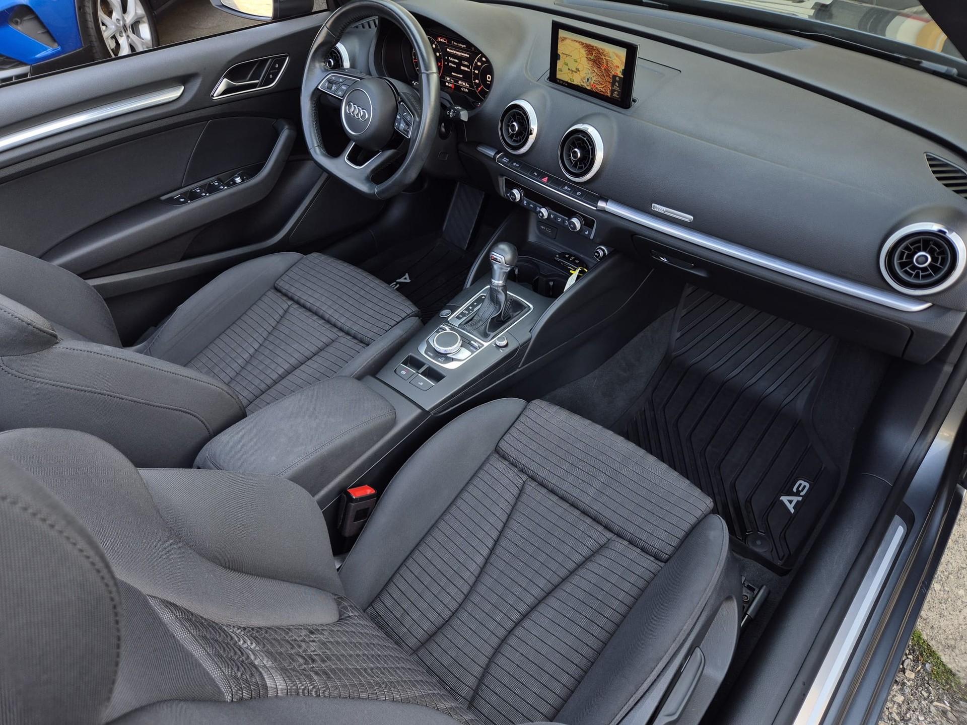 AUDI A3 Cabriolet 35 TFSI Sport Attraction S-tronic-image-11
