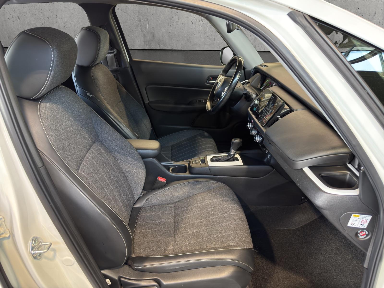 HONDA Jazz 1.5 i-MMD Executive-image-16