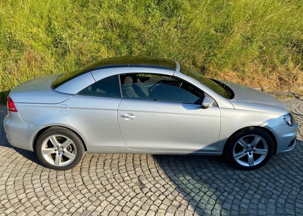 VW Eos 1.4 TSI BlueMotion Technology-showroom-element-3