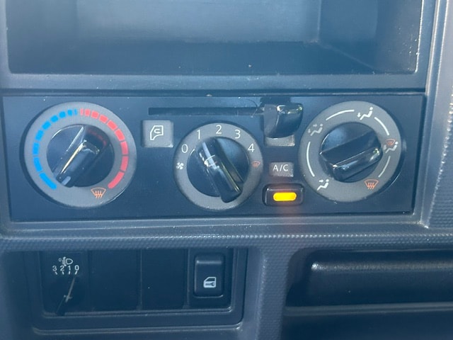 NISSAN CABSTAR-image-7