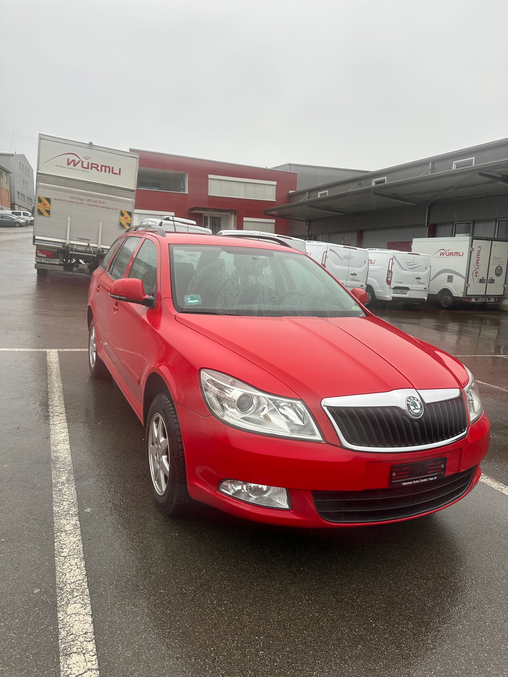 SKODA Octavia Combi 1.6 TDI Twenty20 4x4-image-1