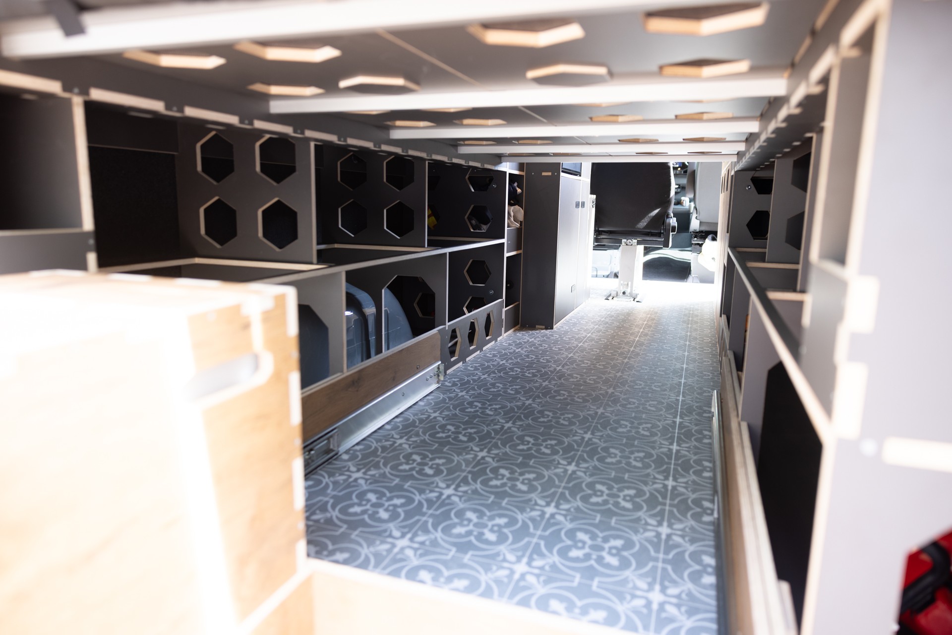 MERCEDES-BENZ 419 CDI 4x4 Campany Vans-image-14