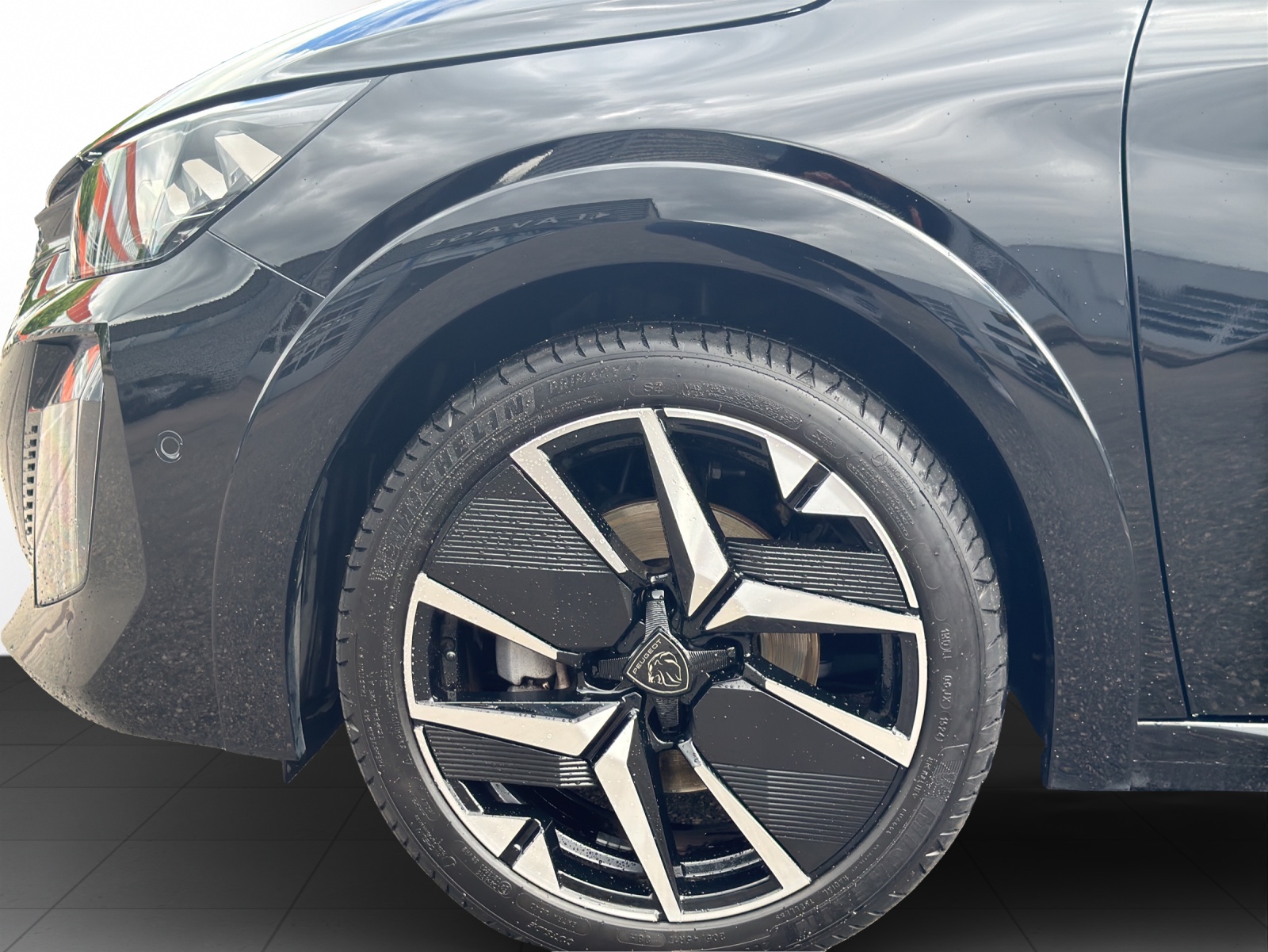 PEUGEOT 208 1.2 PureTech GT-image-4
