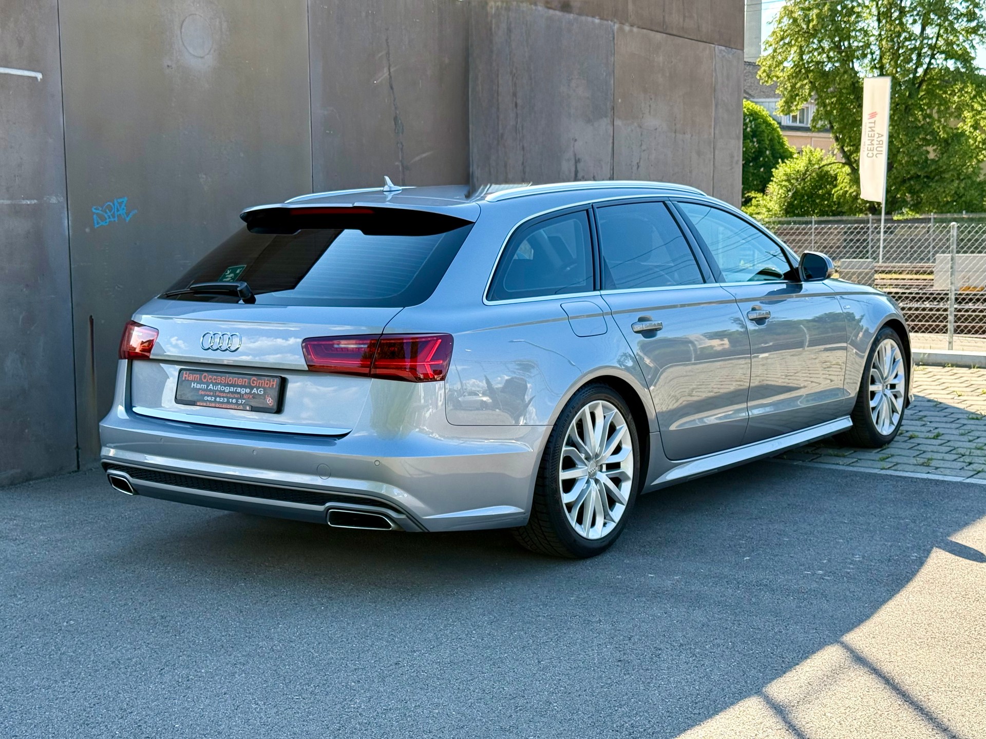 AUDI A6 Avant 2.0 TDI S line Exterieur-showroom-element-1
