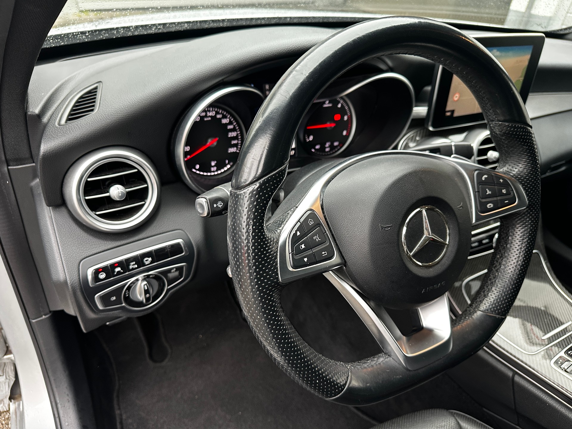 MERCEDES-BENZ C 250 d Swiss Star Avantgarde 4Matic 9G-Tronic-image-12