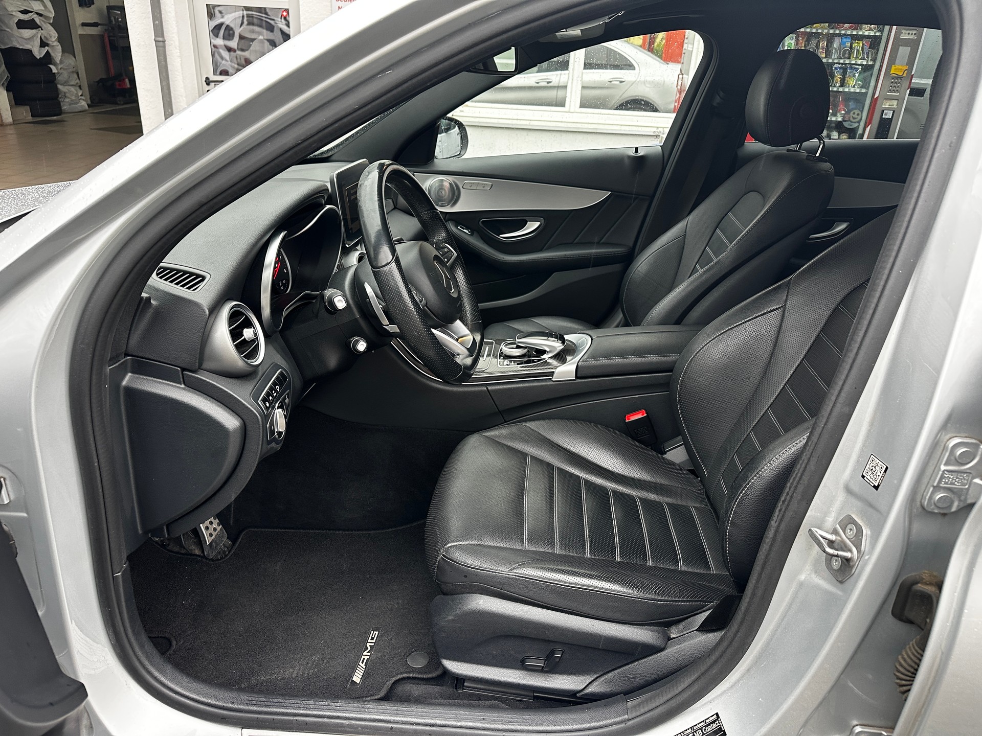 MERCEDES-BENZ C 250 d Swiss Star Avantgarde 4Matic 9G-Tronic-image-9