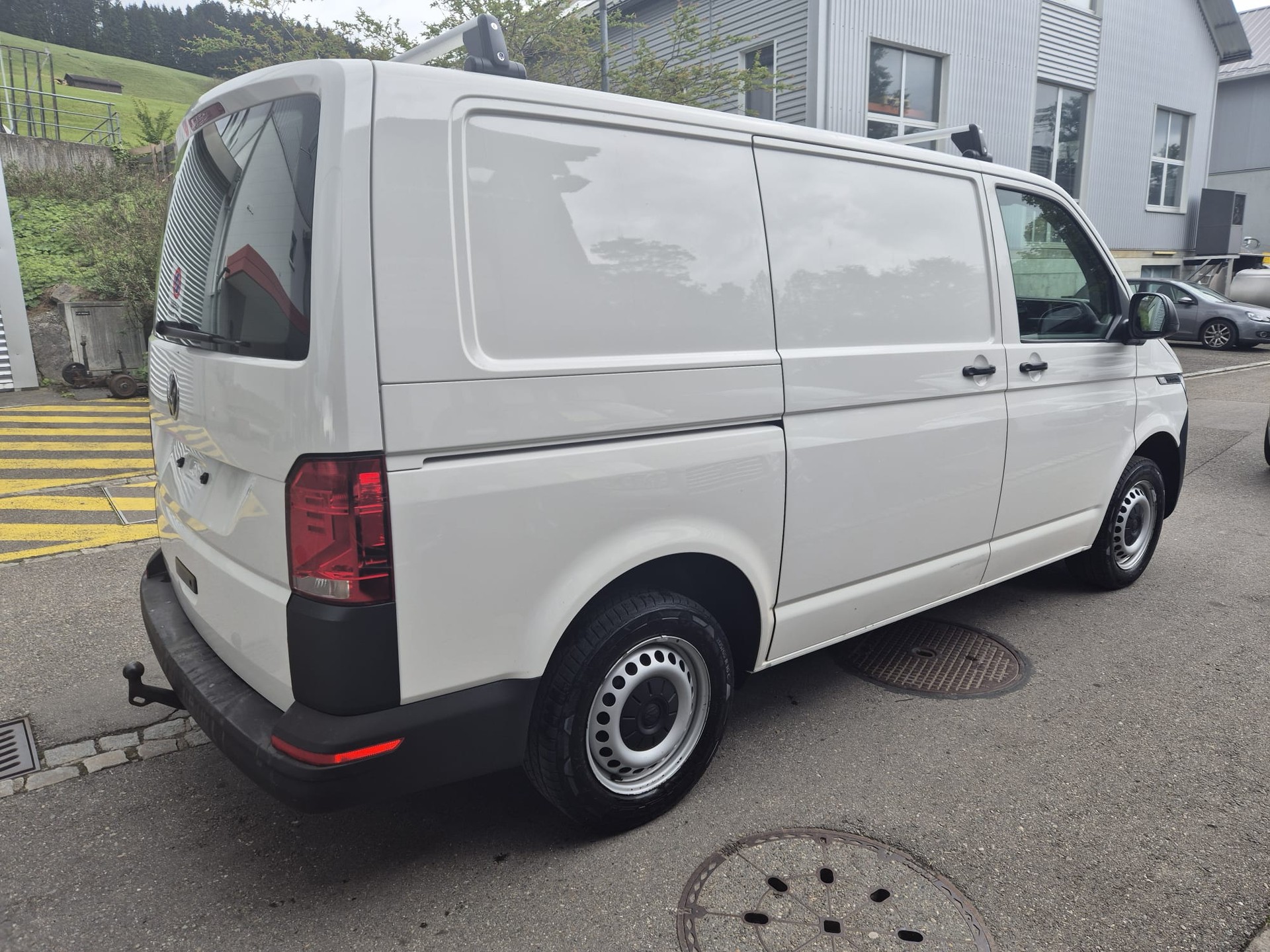 VW T6.1 2.0 TDI 4Motion DSG-image-2
