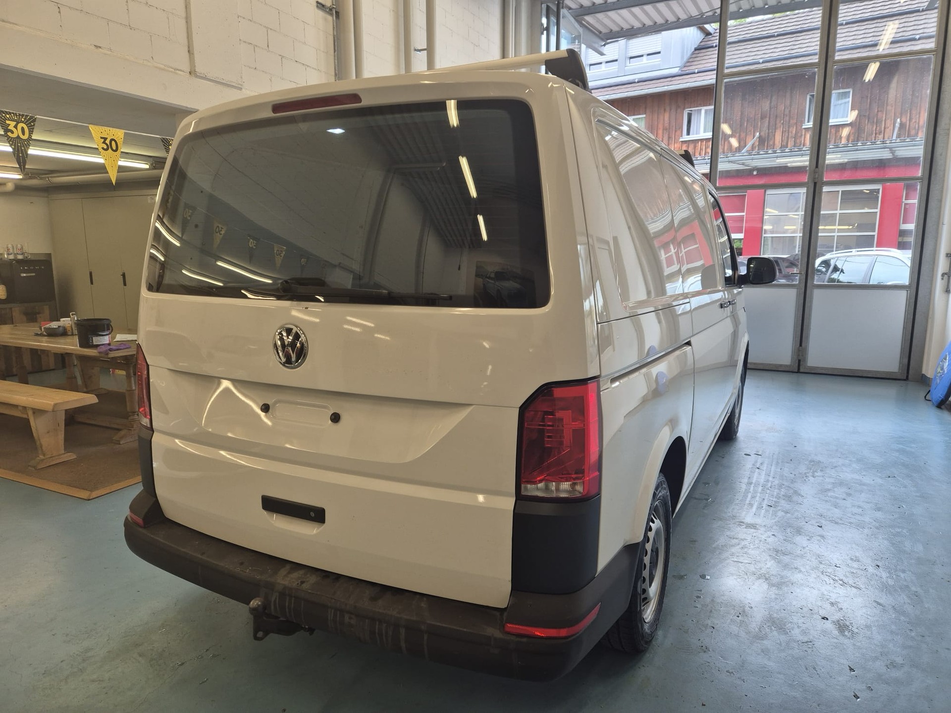 VW T6.1 2.0 TDI 4Motion DSG-image-4