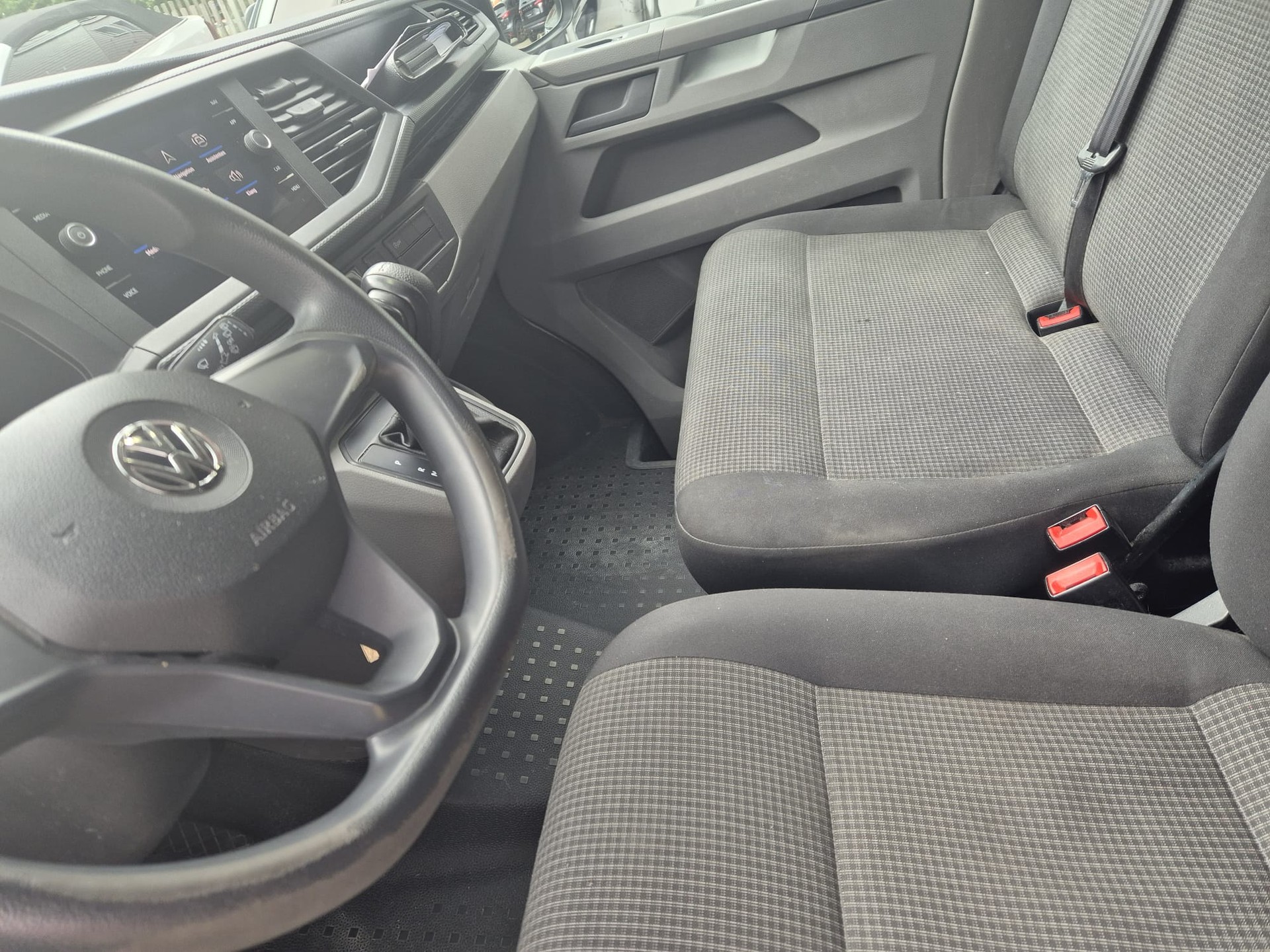 VW T6.1 2.0 TDI 4Motion DSG-image-7