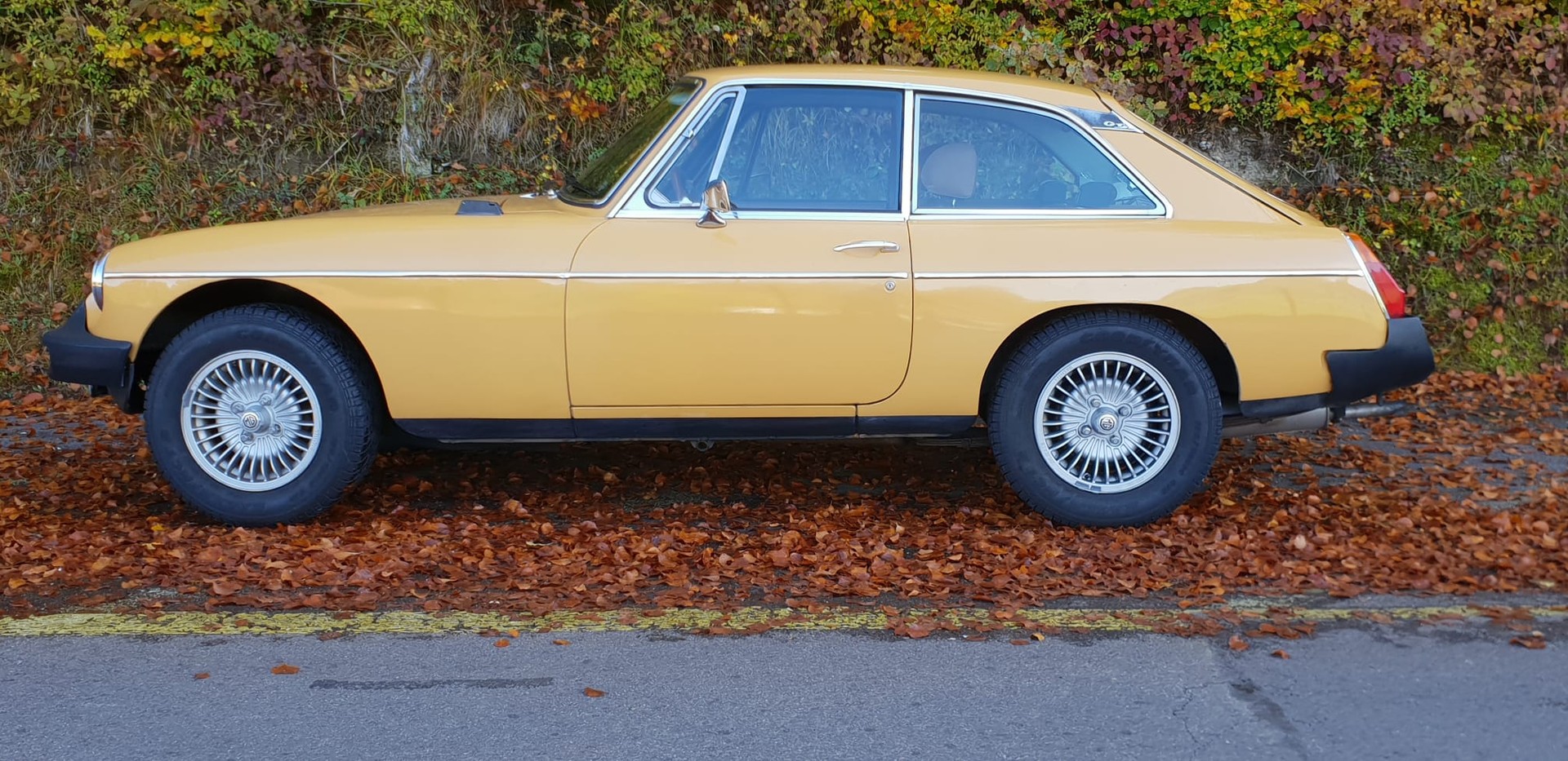 MG GT-image-2