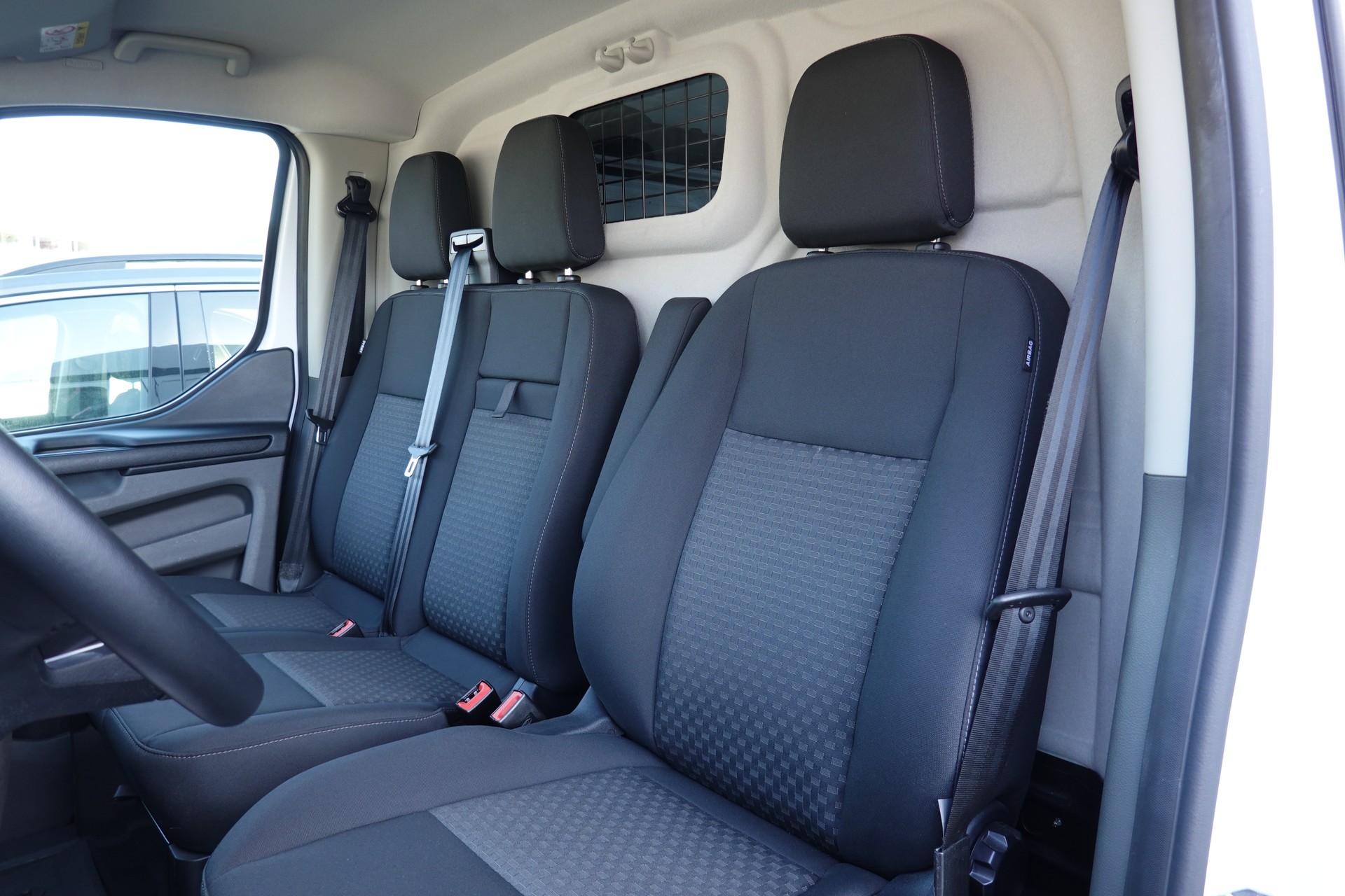 FORD TRANSIT CUSTOM VAN 300 - L1H2 - "TREND" - 130 PS-image-12