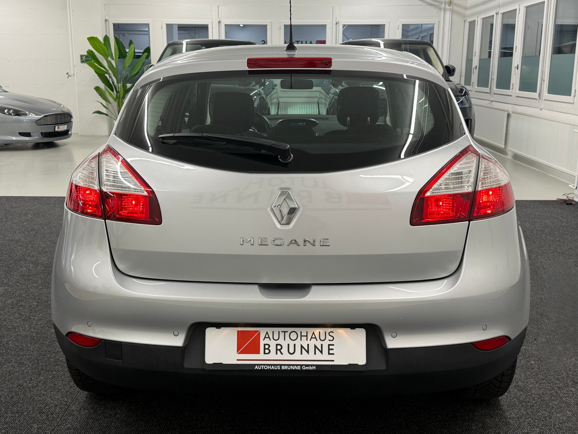 RENAULT Mégane 2.0 16V Dynamique CVT-image-5