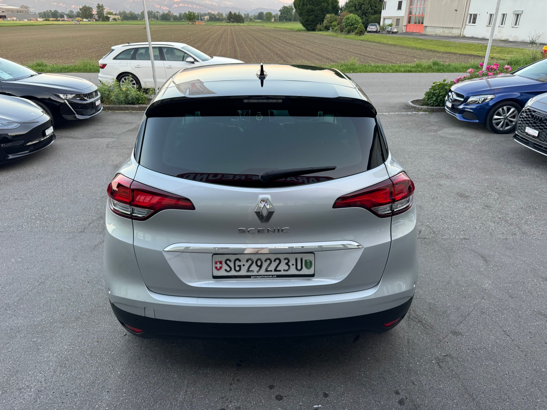 RENAULT Scénic 1.3 16V Turbo Techno EDC-image-8