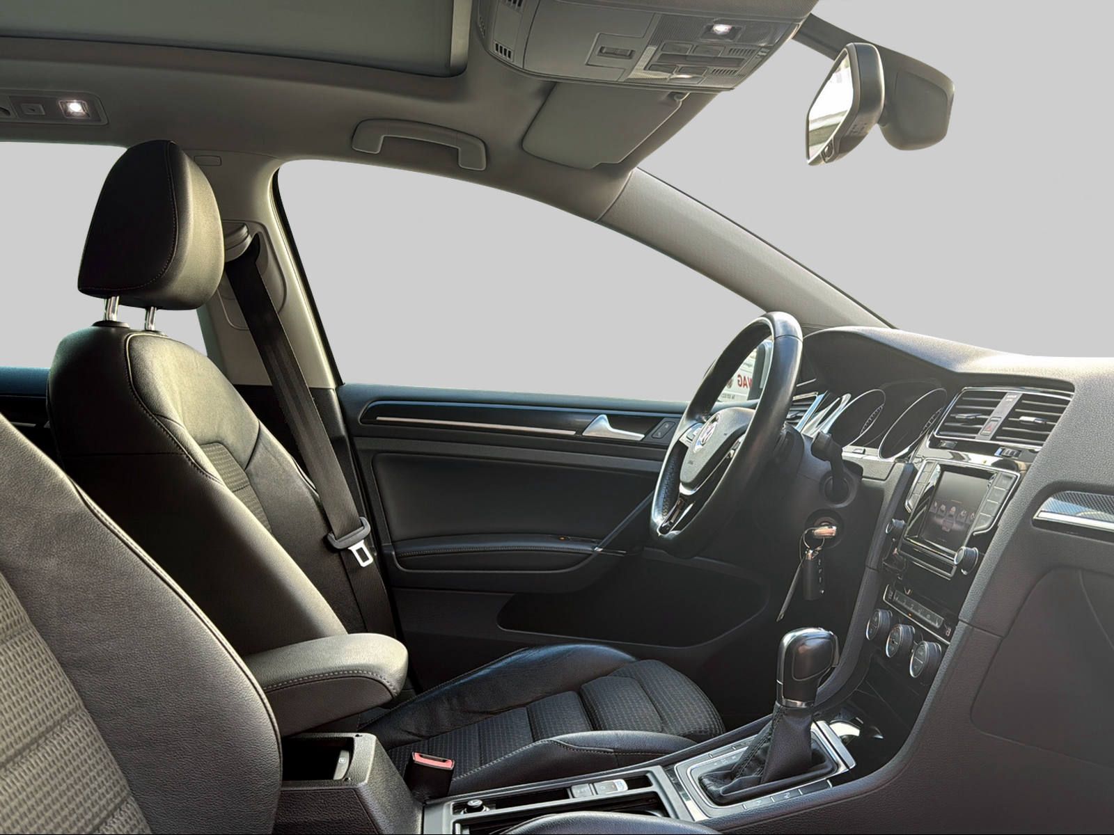 VW Golf Variant 1.4 TSI Highline DSG-image-13
