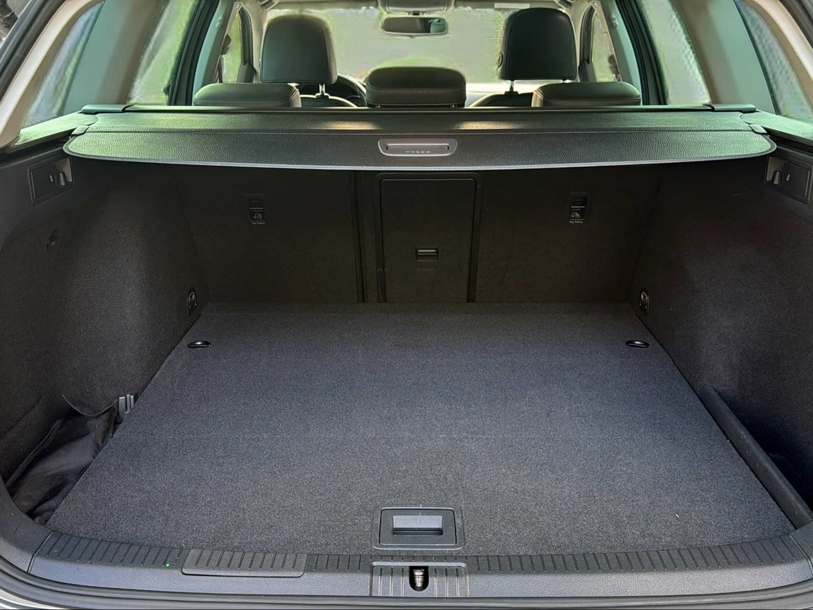 VW Golf Variant 1.4 TSI Highline DSG-image-15