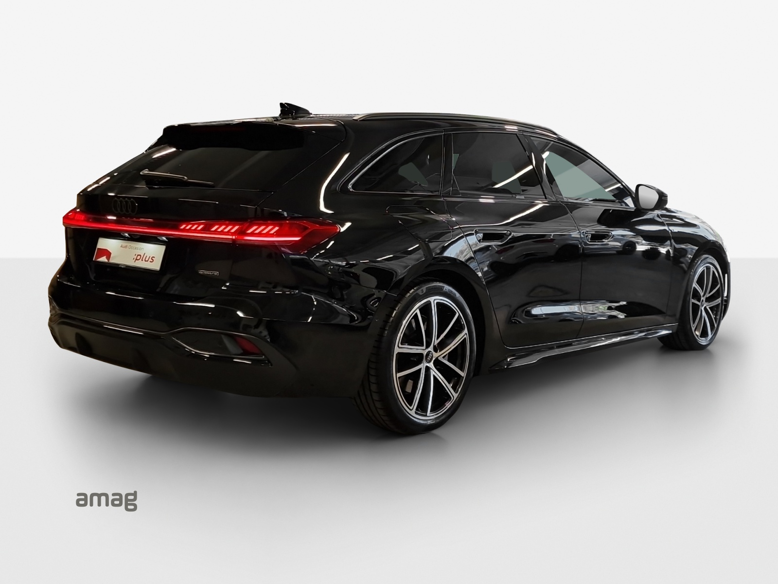 AUDI A5 Avant TDI quattro 150 kW S tronic-image-4