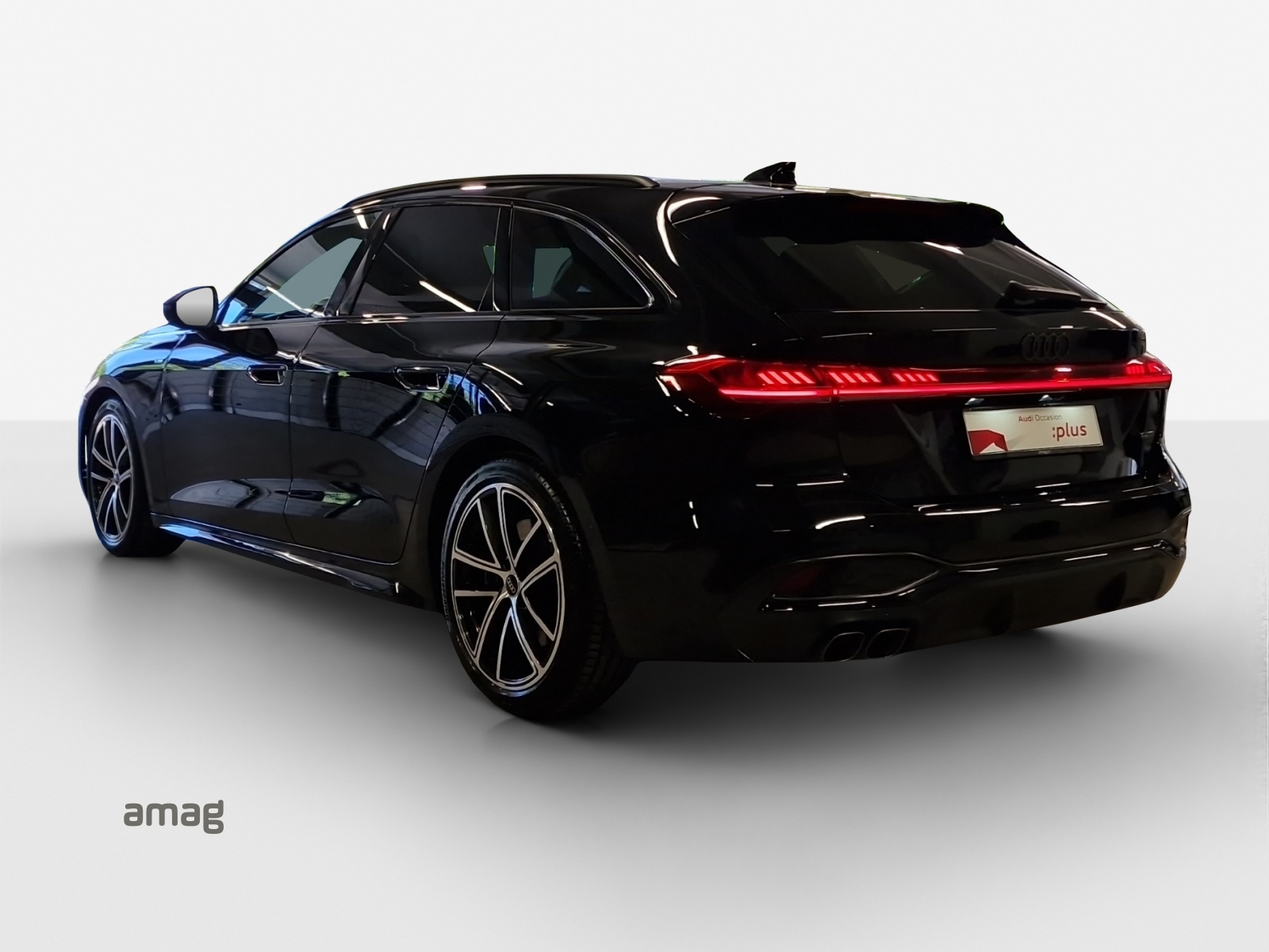 AUDI A5 Avant TDI quattro 150 kW S tronic-image-2