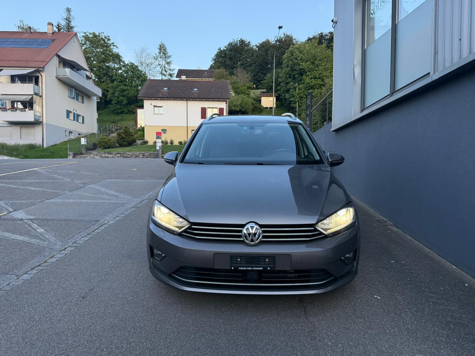 VW Golf Sportsvan 1.4 TSI Allstar R-Line DSG-image-1