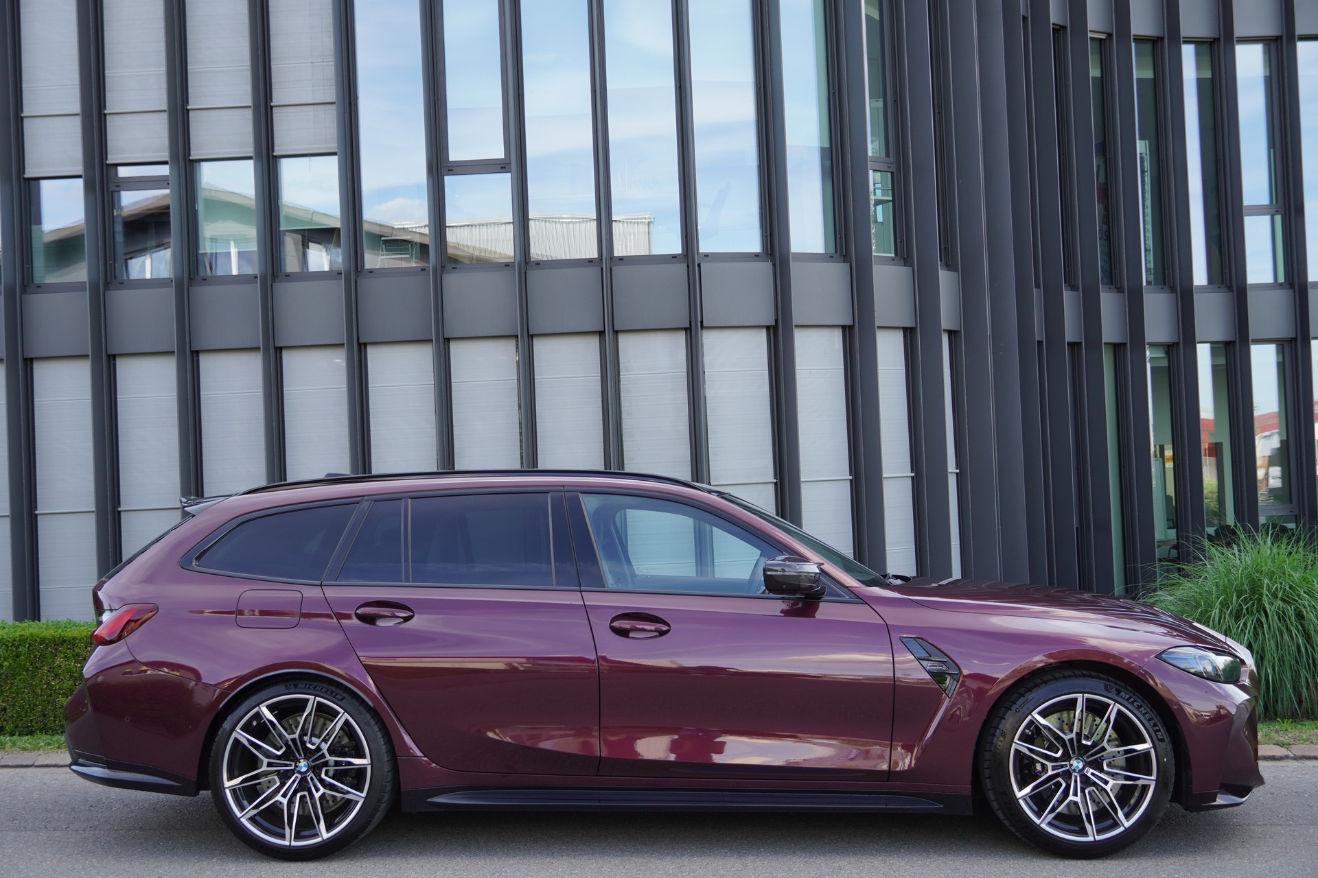 BMW M3 Touring xDrive Competition M //Wildberry Metallic//-image-0