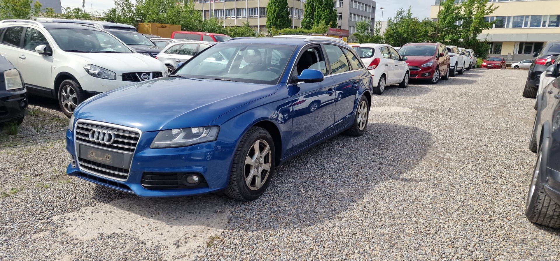 AUDI A4 Avant 2.0 TDI-image-1